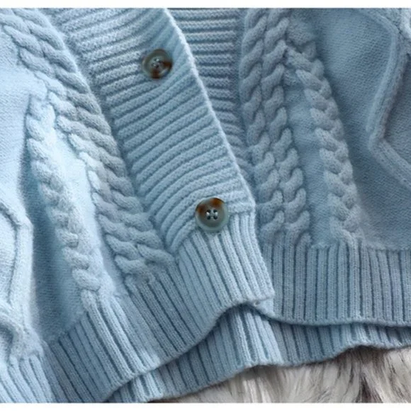 Cable Knit loose fit Cropped Cardigan - Picture 3 of 8